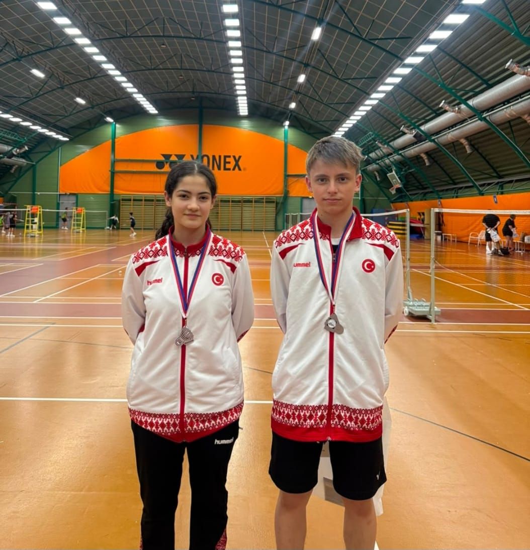 Erzincanlı Millî Badmintonculardan Prag’da Büyük Başarı