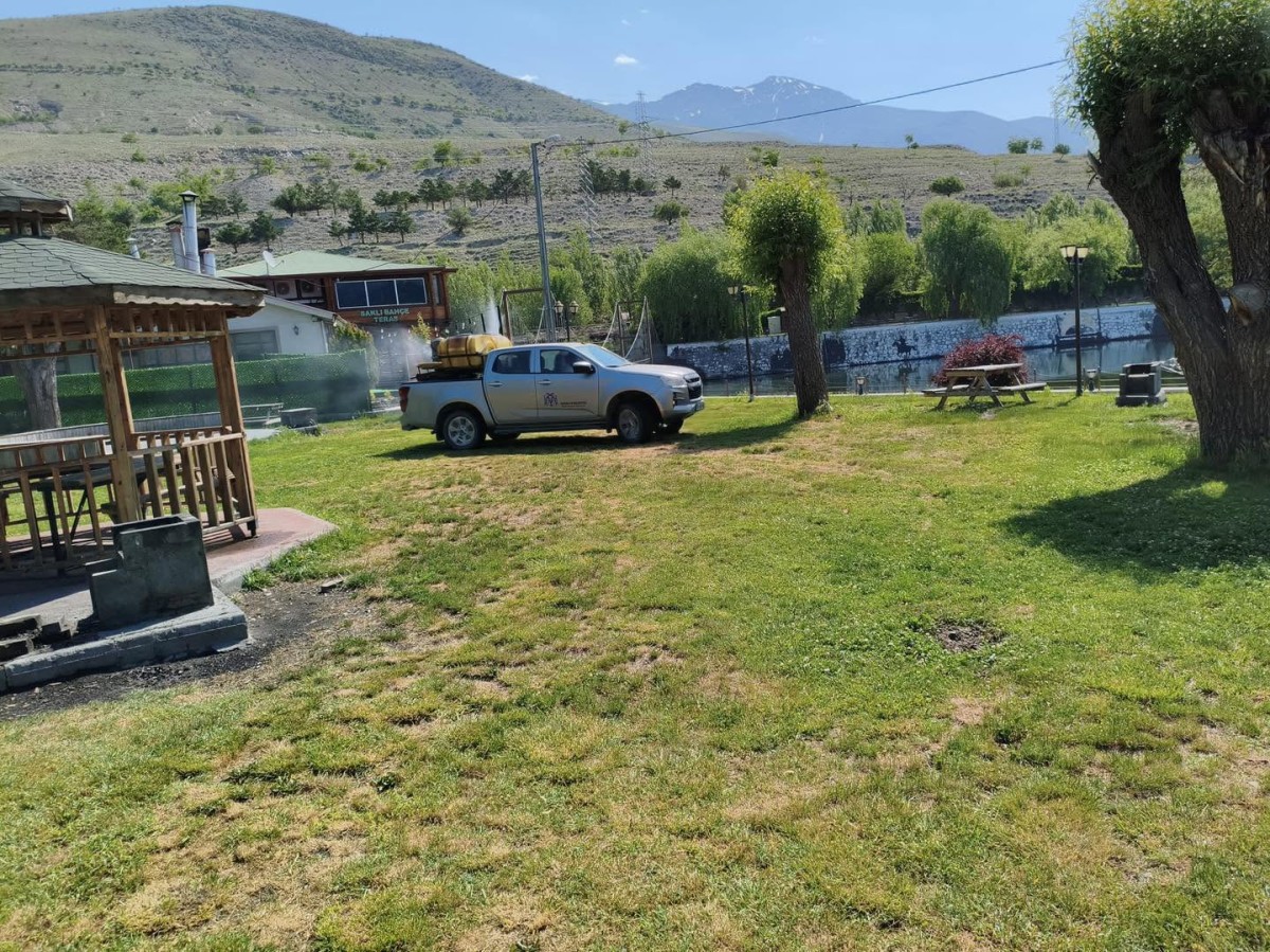 Erzincan’da Karasinek ve Sivrisineklerle Mücadele Sürüyor