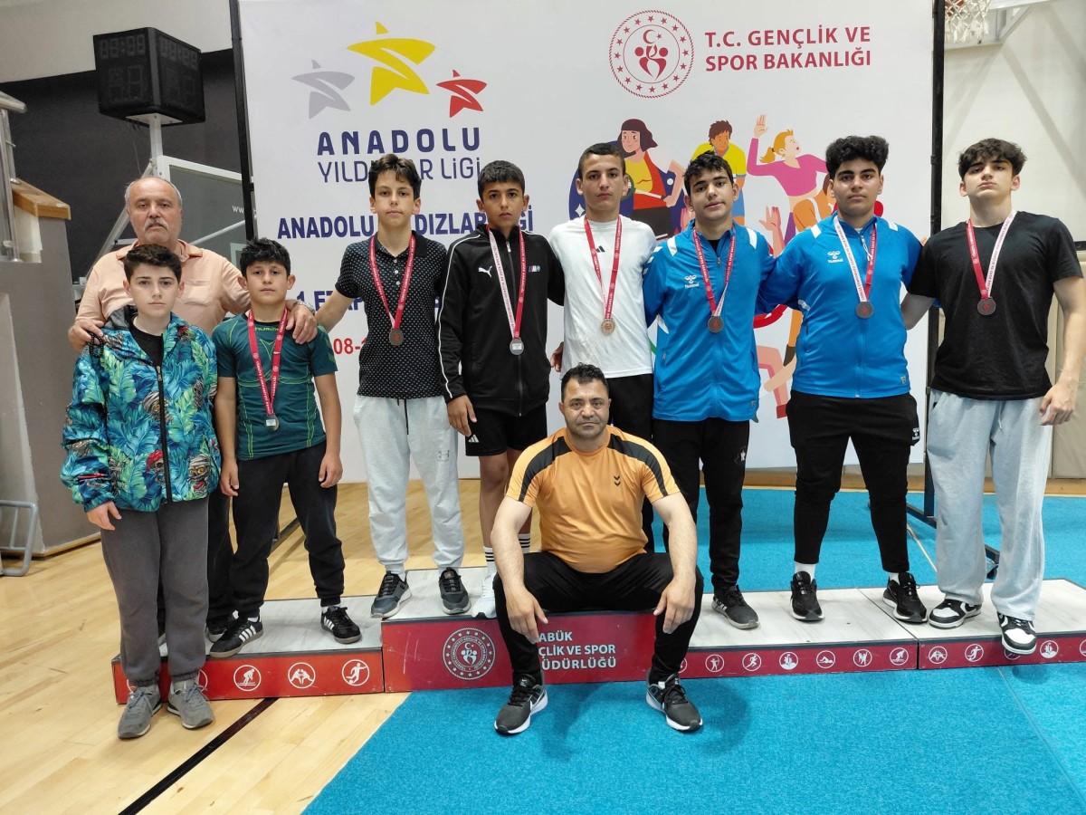 Erzincanlı Güreşçilerden Analig’de Büyük Başarı