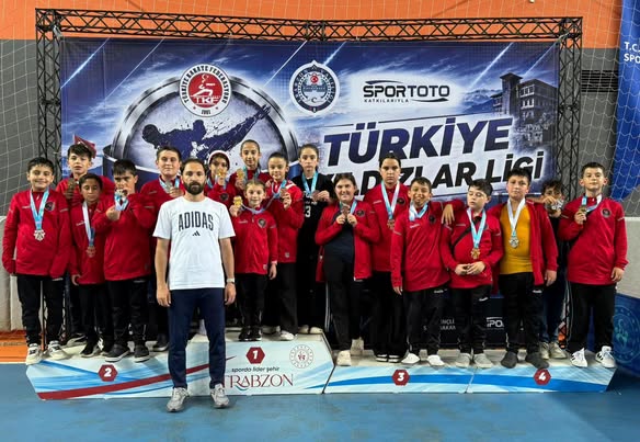 Erzincanlı Karateciler Trabzon’dan 28 Madalya ile Döndü