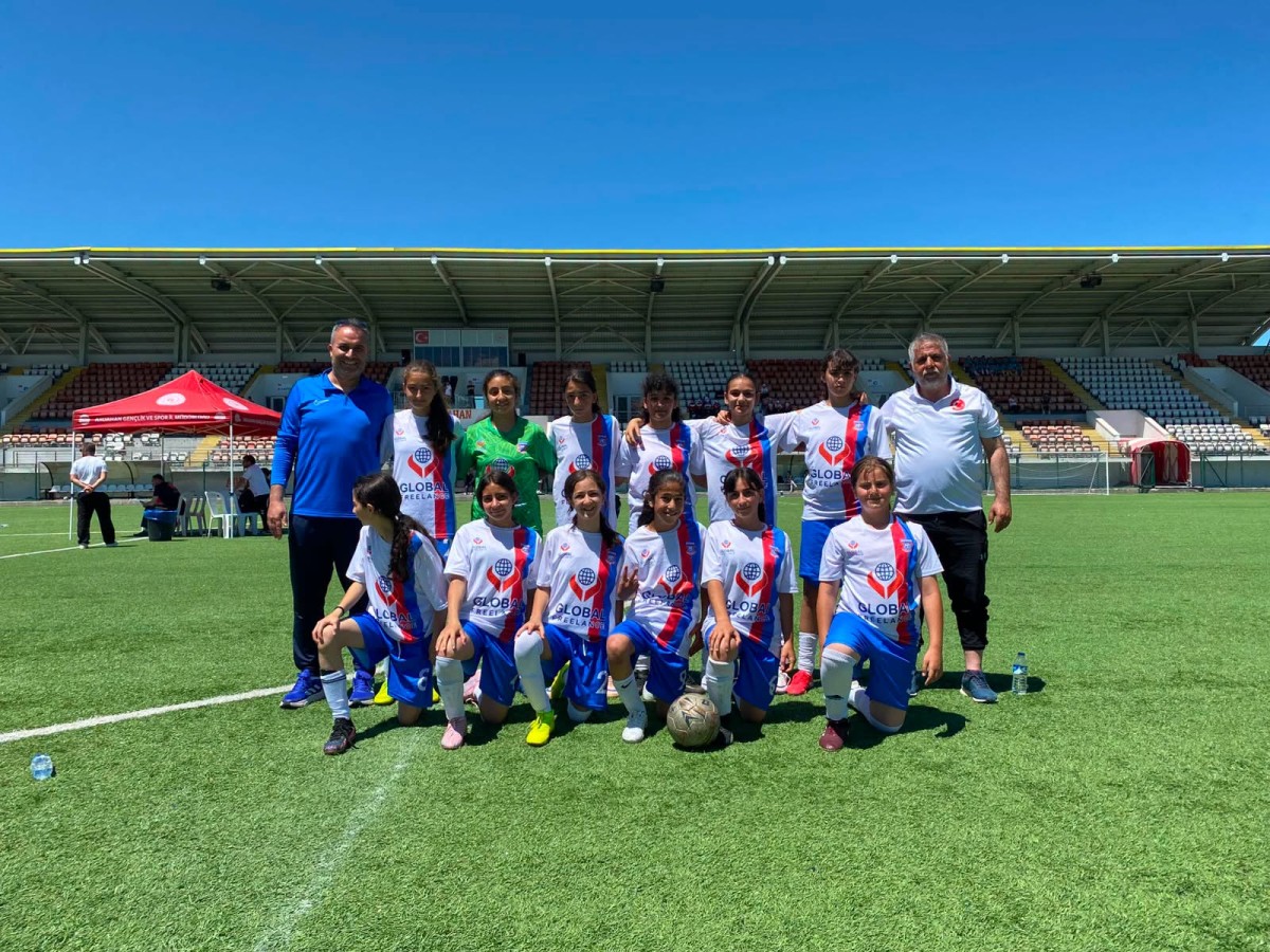 ANALİG FUTBOL GRUP MÜSABAKALARINDA ÇİFTE ŞAMPİYONLUK 