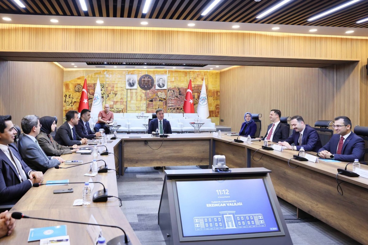Vali Aydoğdu, Yeni Atanan Vali Yardımcıları ve Kaymakamlarla İlk İstişare Toplantısını Gerçekleştirdi