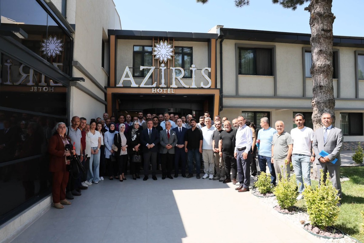 Vali Aydoğdu Gazetecileri Unutmadı