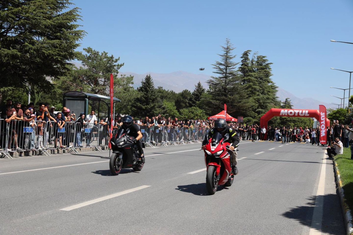 Erzincan’da Motor Tutkunları Buluştu