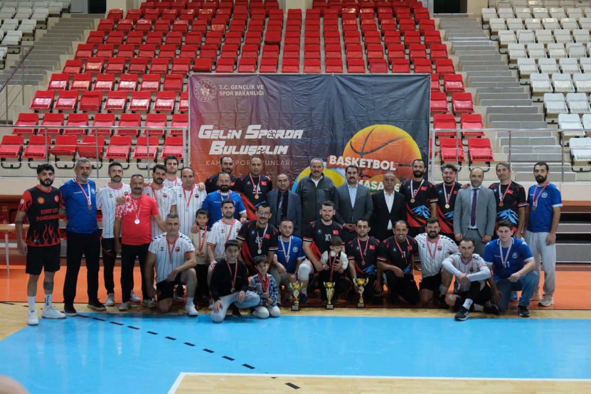 Erzincan Belediyesi İtfaiye Müdürlüğü Voleybol Takımı Finalde İkinci Oldu