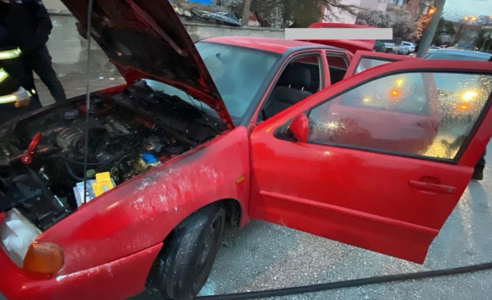 Erzincan’da araç yangını korkuttu
