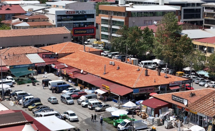 Buğday Meydanı Yangını Sonrası Çatı Yenileme Çalışmaları 7 Günde Tamamlandı