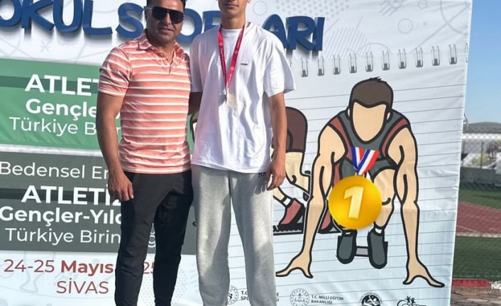 Erzincanlı sporcudan büyük başarı, 2 branşta Türkiye Şampiyonu