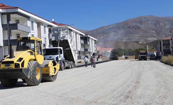 Yol Çalışmaları Devam Ediyor