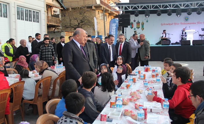 Ak Parti Erzincan Heyeti İliç İlçesinde Çoşkuyla Karşılandı