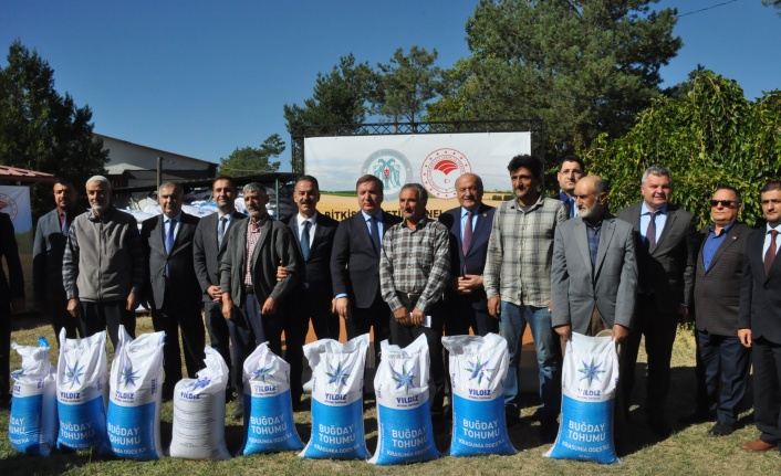 Erzincan’da bin 300 çiftçiye buğday tohumu dağıtıldı