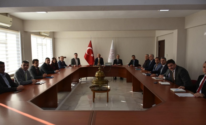 İlçelerdeki eğitimin ihtiyaçları sorunları ve çözümleri  üzerine görüşüldü