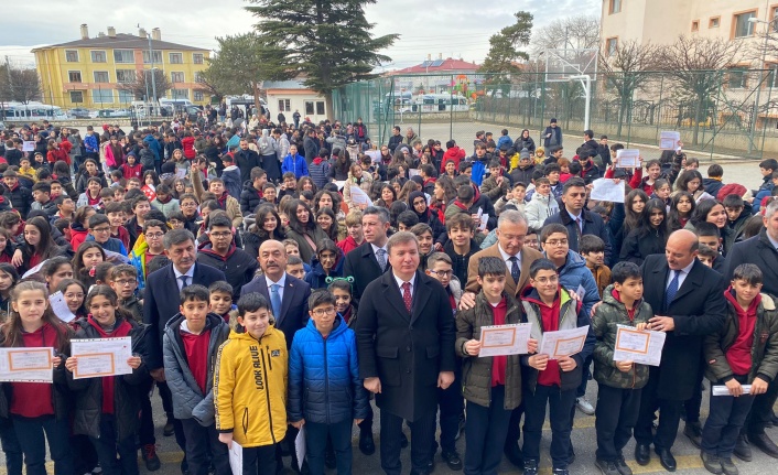 Erzincan’da Karne Heyecanı :44 bin 535 öğrenci karnesini aldı