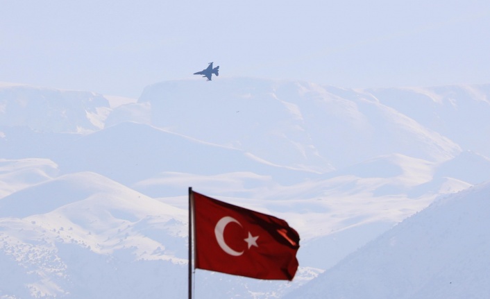 SOLOTÜRK Ekibi Erzincan'ın Kurtuluşu Yıldönümü İçin Gösteri Uçuşu Yaptı