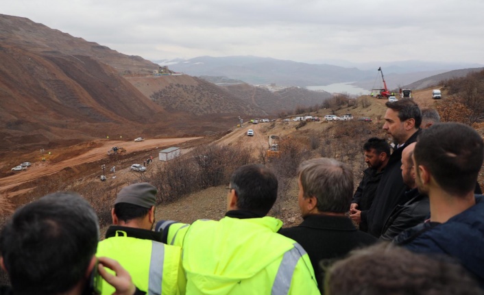 Maden sahasında çalışmalar devam ediyor