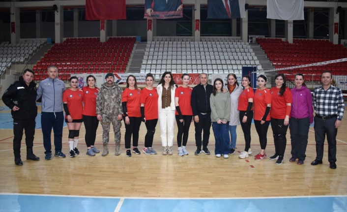 Voleybolda ‘Polis Gücü’ Finalde