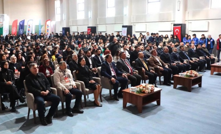 Erzincan'da ‘Gençlik’ Vizyon Çalıştayına Katıldı