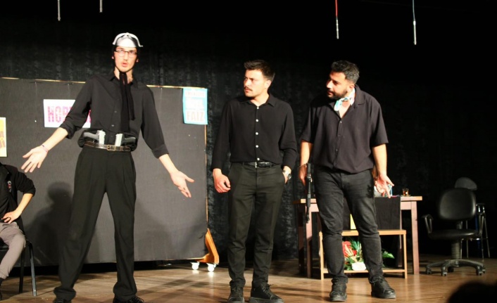 Erzincan Belediyesi Sahne Tiyatrosu’nun Yeni Oyunu “Hortumbank”