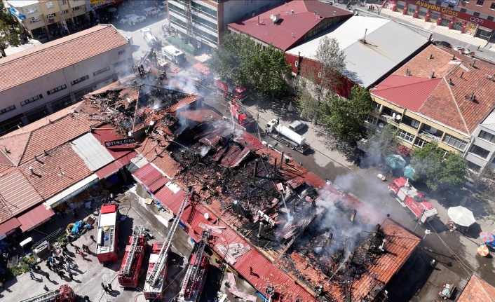 Erzincan Buğday Meydanı'ndaki Yangın Kontrol Altına Alındı