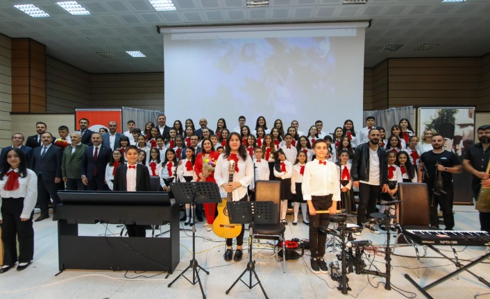 Erzincan'da Neşet Ertaş Türküleriyle Duygusal Gece