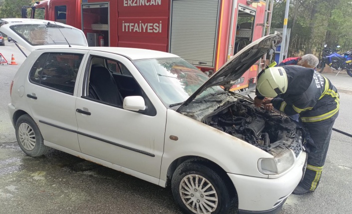 Erzincan’da Seyir Halindeki Otomobil  Yandı