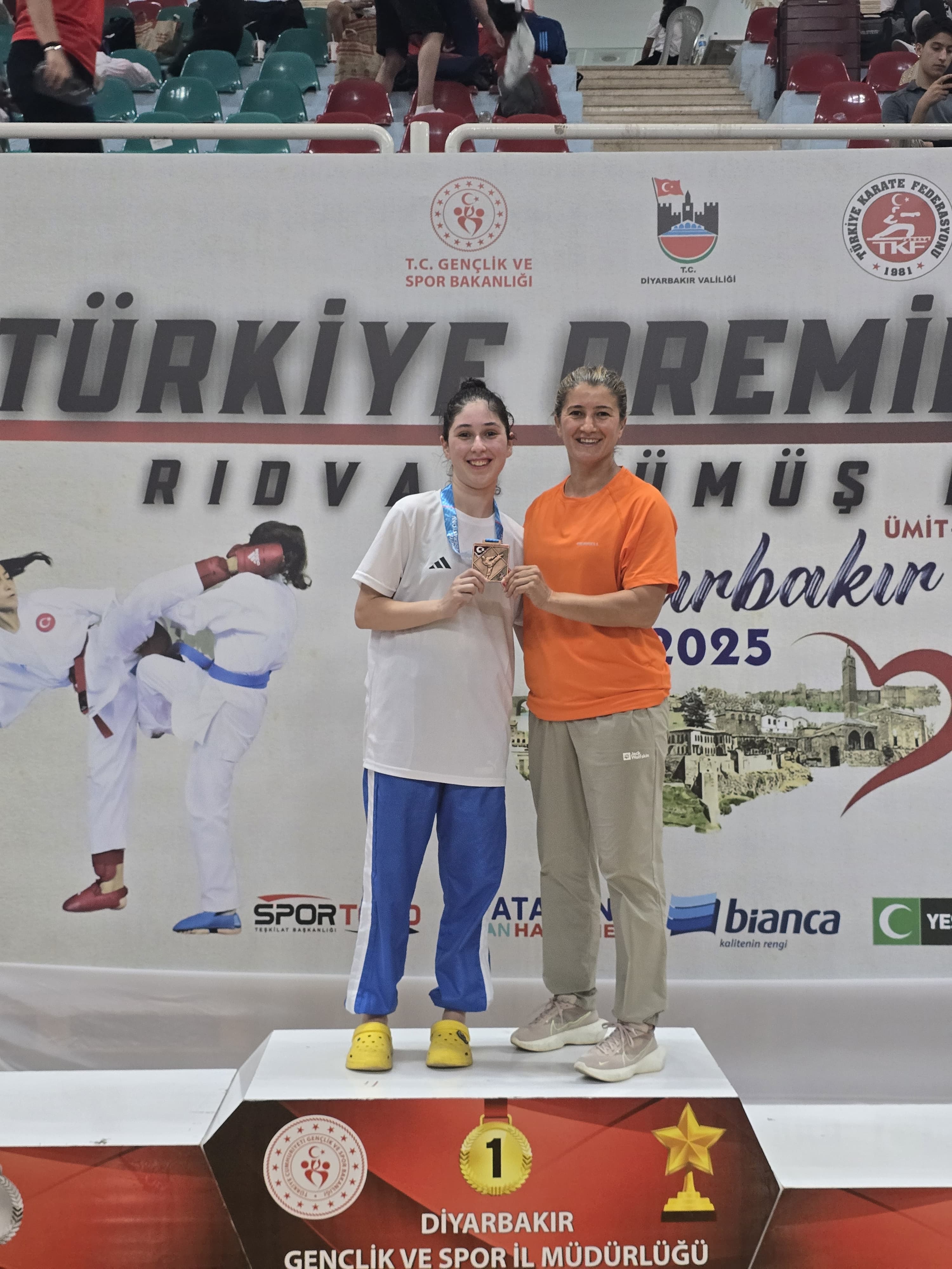 Erzincanlı Milli Sporcudan Türkiye Üçüncülüğü