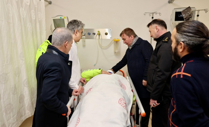 Vali Aydoğdu’dan Yaralı Polis Memurlarına Hastanede Moral Ziyareti