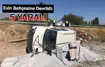 Minibüs Evin Bahçesine Devrildi