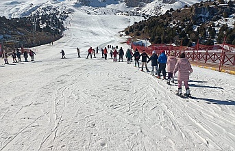 Erzincan 'da kayak bilmeyen çocuk kalmasın