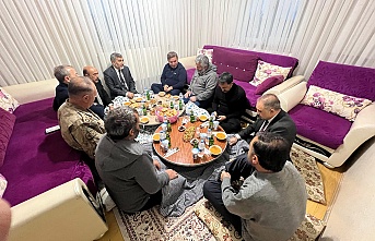 Vali Aydoğdu şehit ailesi ile  iftar açtı