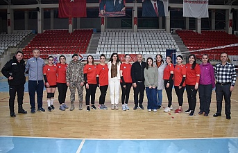 Voleybolda ‘Polis Gücü’ Finalde