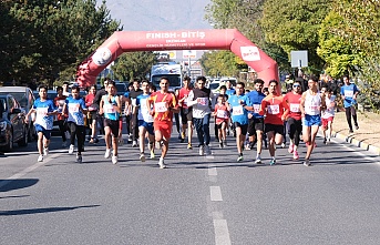 Cumhuriyet koşusunda 101 Sporcu Cumhuriyet’in 101. yılını kutladı