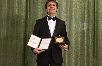 Dünyaca Ünlü Yazar Akif Manaf 2025 Yılı International Peace Prize Ödülü’nü Aldı