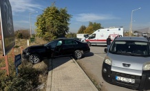 Erzincan'da Kavşakta Otomobil ile Hafif Ticari Araç Çarpıştı: 1 Yaralı