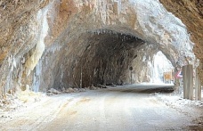 Kemaliye’de Kar Yağışı ve Buzlanma ile Mücadelede Koordineli Çalışmalar Devam Ediyor