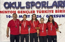 ERZİNCAN  ANADOLU LİSESİ BADMİNTONDA TÜRKİYE İKİNCİSİ