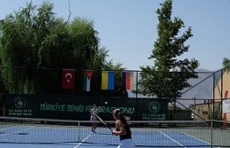 5 Ülkeden 44 Sporcu Korta Çıktı