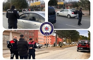 Okul önlerinde polis uygulaması