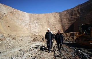 Bakan Bayraktar, maden sahasında yaklaşık 200 metre...