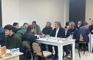 ilk iftarını işçilerin aileleri ile birlikte açtı