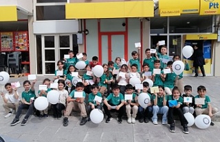 Unutulan tebrik kartları öğrencilerle hayat buluyor