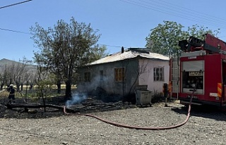 Bahçede yakılan ateş korkuttu