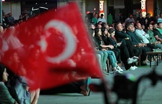 Vali Aydoğdu Milli Maçı Vatandaşlarla Birlikte...