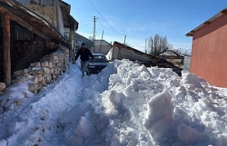 Kar tabakasına rağmen ekipler görevini sürdürüyor