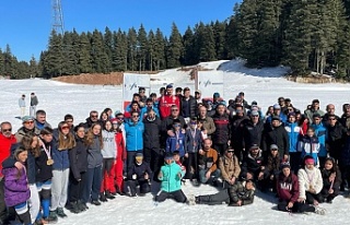 Erzincanlı Gençler Kayak Pistlerinde Fırtına Gibi...