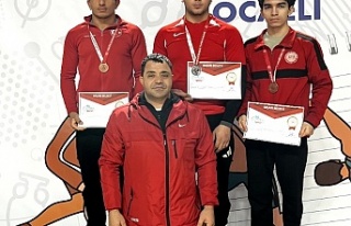 Erzincanlı Güreşçiler Türkiye Şampiyonası’ndan...