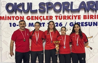 ERZİNCAN ANADOLU LİSESİ BADMİNTONDA TÜRKİYE...