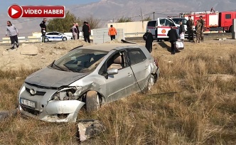 Otomobil şarampole uçtu: 2'si ağır 4 yaralı