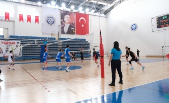 Voleybol grup maçları sona erdi