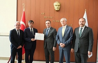 Erzincan Belediye Başkanı Bekir Aksun Mazbatasını Aldı